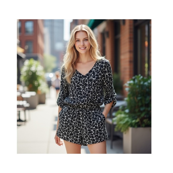 Ann Taylor Black Ivory Floral Short Jumpsuit Romper 10 Women Casual Summer NEW - Picture 1 of 8